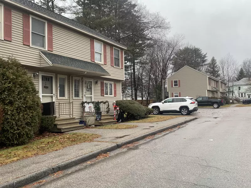 162 Beach ST #1, Saco, ME 04072