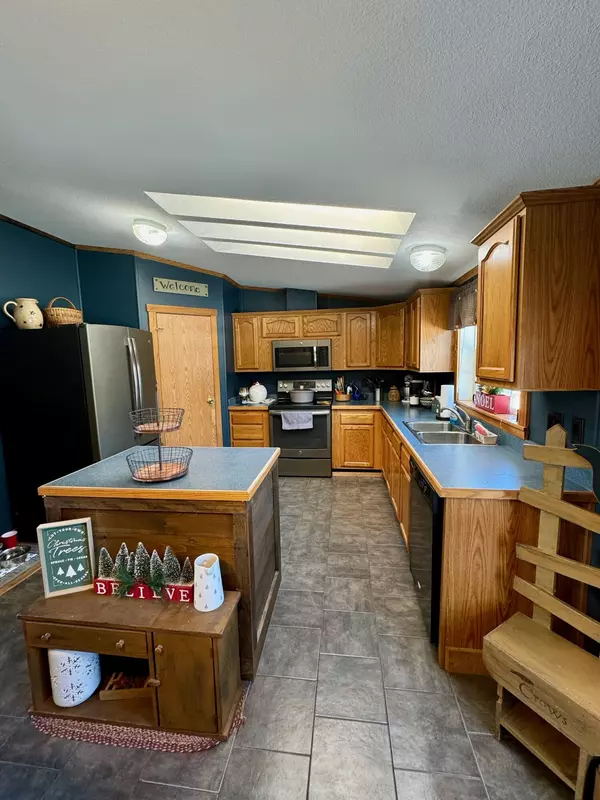 Madison, ME 04950,365 Ward Hill RD