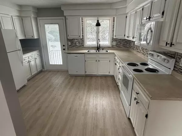 Norridgewock, ME 04957,64 Oosoola ST