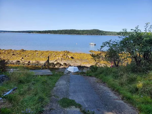 Surry, ME 04684,21-8-21 Pond LN