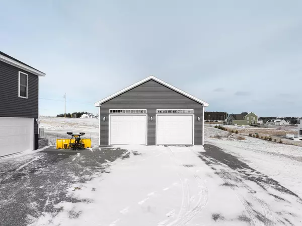 Hermon, ME 04401,873 Blackstream RD