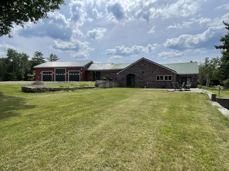 1482 Mattamiscontis RD, Mattamiscontis Twp, ME 04457