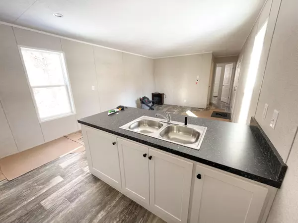 Hiram, ME 04041,1 Sunny LN