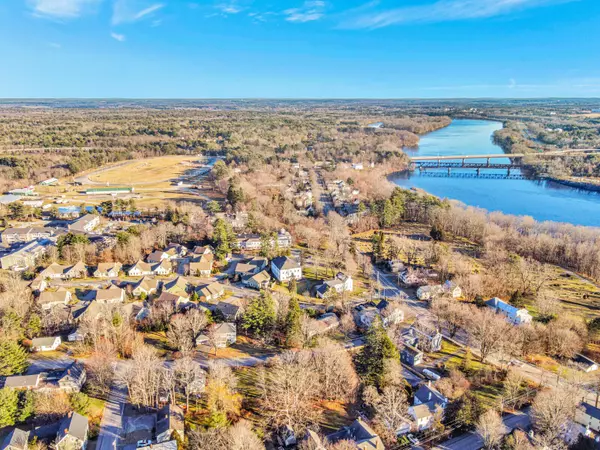 Topsham, ME 04086,7 Perkins ST