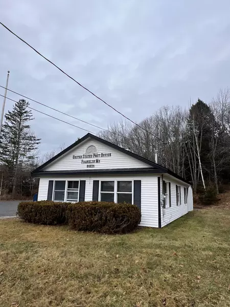 48 Blackswoods RD, Franklin, ME 04634