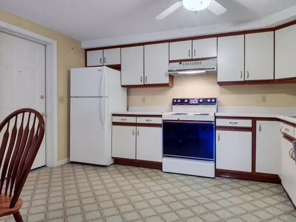 Waterville, ME 04901,210 Evergreen DR #210