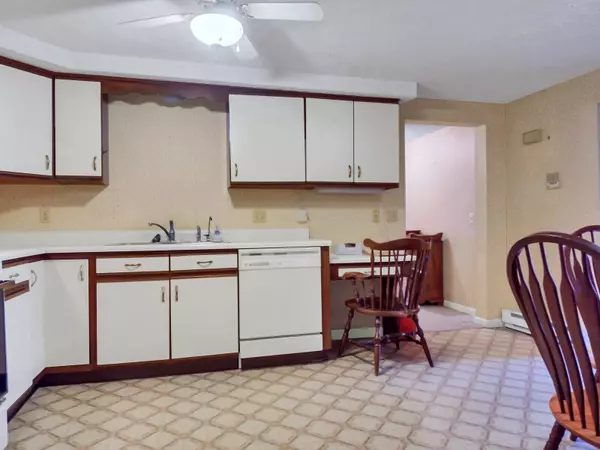 Waterville, ME 04901,210 Evergreen DR #210