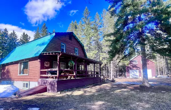 16 Cameron RD, Lincoln Plt, ME 04970