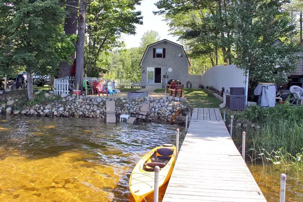 14 Penney RD, Poland, ME 04274