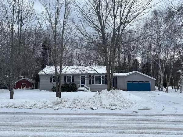 Millinocket, ME 04462,43 Canyon DR