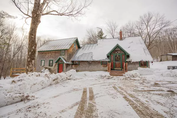 42 Jesse Ladd RD, Vienna, ME 04360