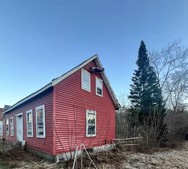 Parsonsfield, ME 04047,35 Federal RD