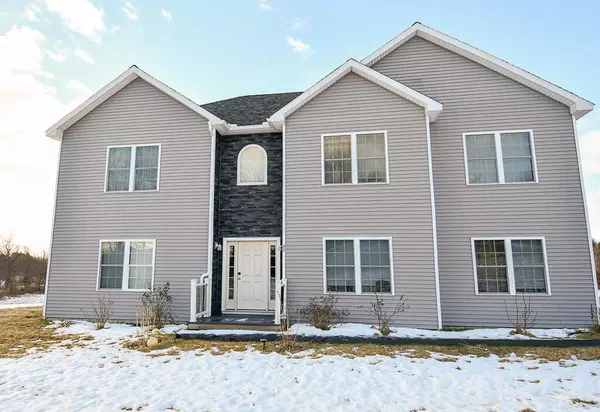 61 Sunrise DR, Hallowell, ME 04347