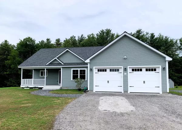11 Halcyon DR, Topsham, ME 04086