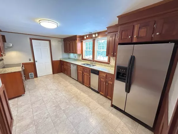 Orono, ME 04473,98 Forest AVE