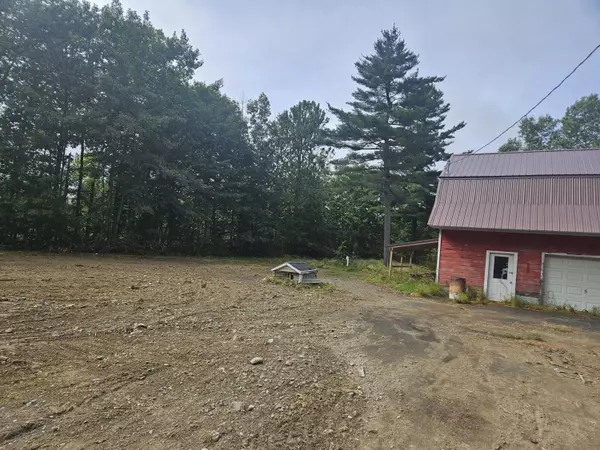 Newport, ME 04953,76 Rutland RD