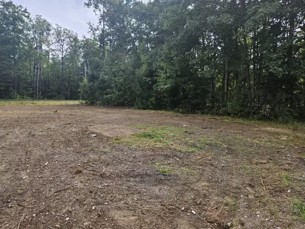 Newport, ME 04953,76 Rutland RD