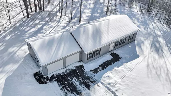 19 Valview DR, Auburn, ME 04210