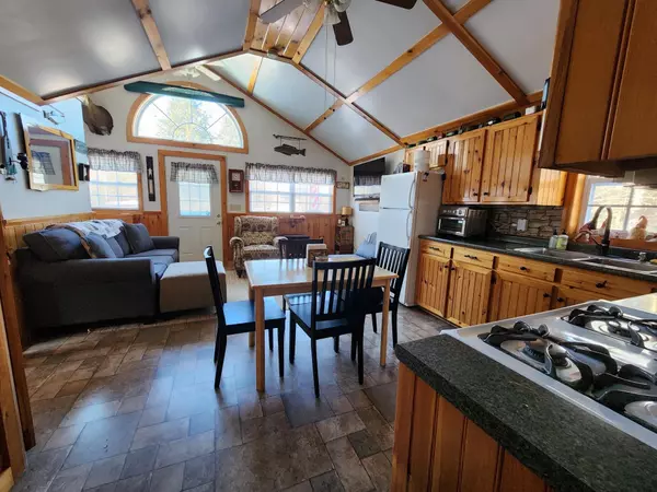 Mexico, ME 04257,72 Poplar Hill RD