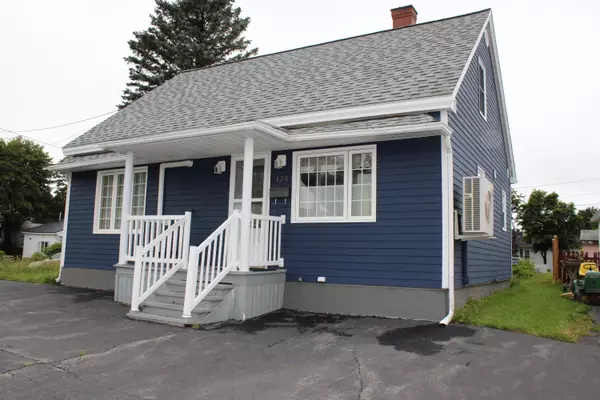 123 4th AVE, Madawaska, ME 04756