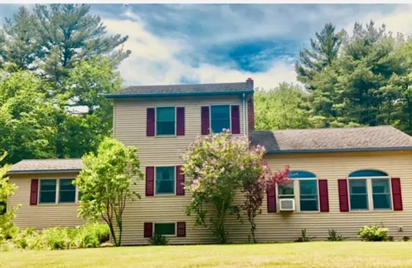 24 Woodman LN, Leeds, ME 04263