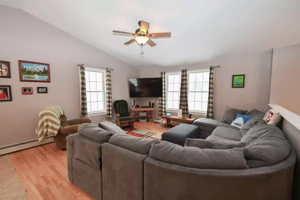 Hermon, ME 04401,229 Partridge LN