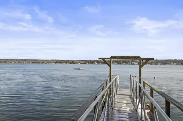 Westport Island, ME 04578,109 Log Cabin RD