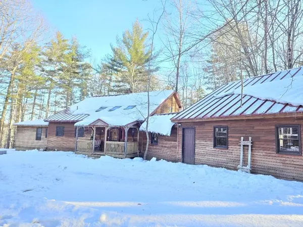 Mount Vernon, ME 04352,558 Castle Island RD