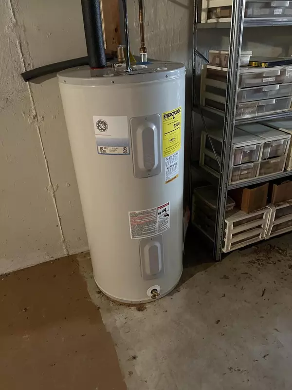 Thomaston, ME 04861,41 Sunset ST