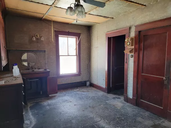 Madison, ME 04950,15 Perkins ST