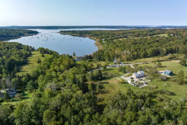 83 Reach RD, Sedgwick, ME 04673