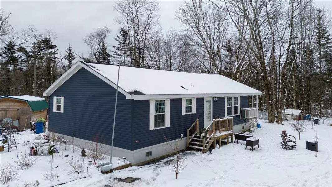 365 Cushing RD, Cushing, ME 04563