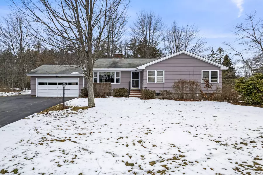 128 Elm St, North Berwick, ME 03906