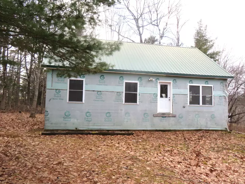 37 Reynolds RD, Brooks, ME 04921