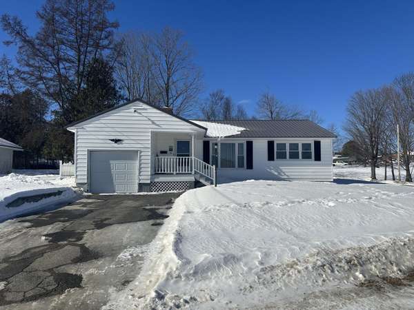 44 Pine ST, East Millinocket, ME 04430