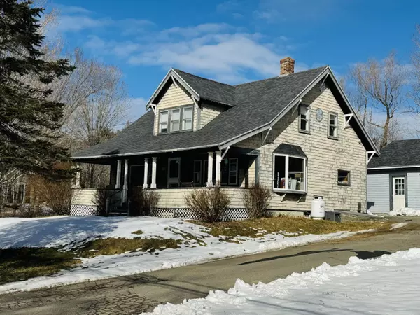 Warren, ME 04864,700 Oyster River RD