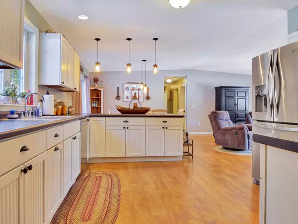 Whitefield, ME 04353,208 North Hunts Meadow RD