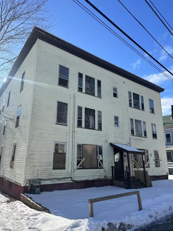 37 Union ST, Lewiston, ME 04240