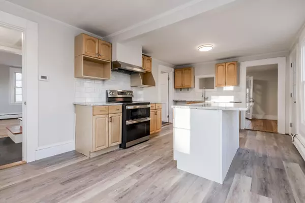 South Portland, ME 04106,40 Cash ST