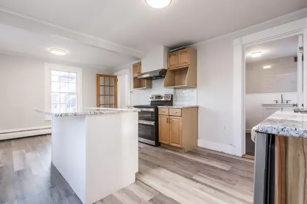 South Portland, ME 04106,40 Cash ST