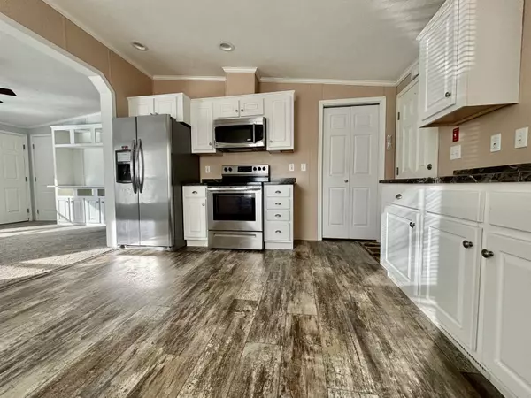 Lisbon, ME 04250,12 Larry DR