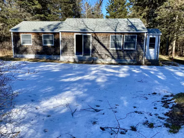 104 S South Shore RD, North Haven, ME 04853