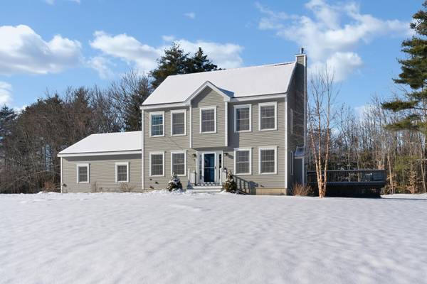 8 Farrington RD, Gorham, ME 04038