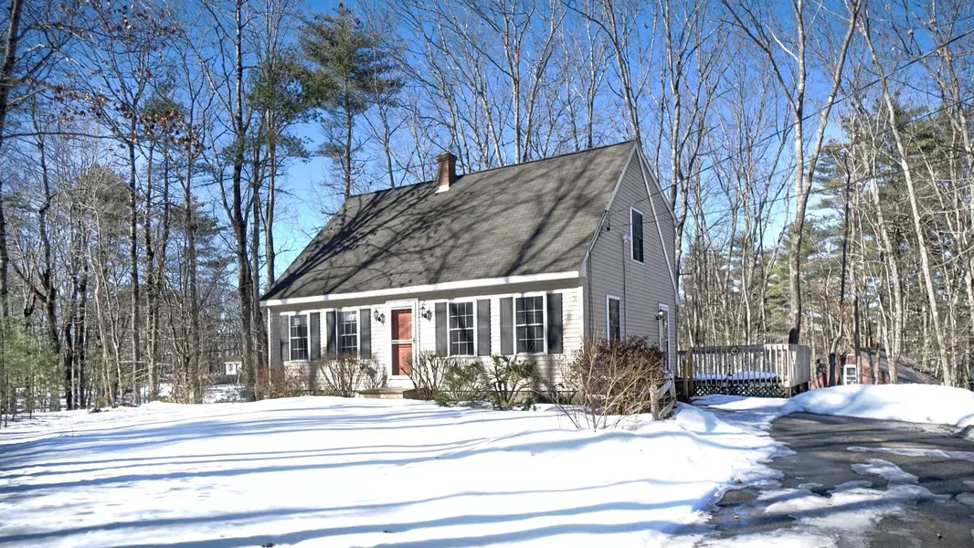 2 Victoria LN, Waterboro, ME 04061