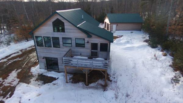 40 Hill Top RD, Chesterville, ME 04938