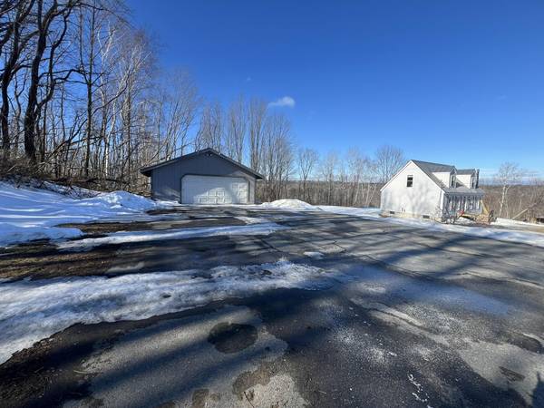 Fairfield, ME 04937,83 Norridgewock RD