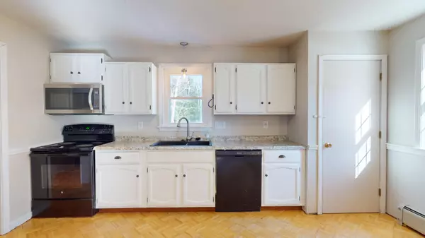 Hampden, ME 04444,28 Ruth AVE