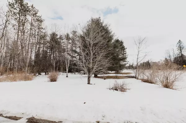 Charleston, ME 04422,537 Dover RD