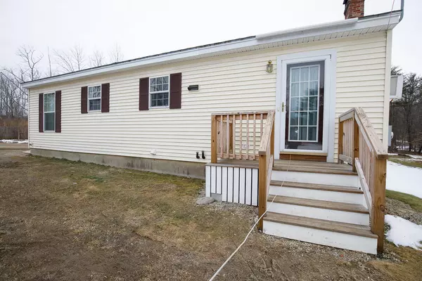 872 River RD, Richmond, ME 04357