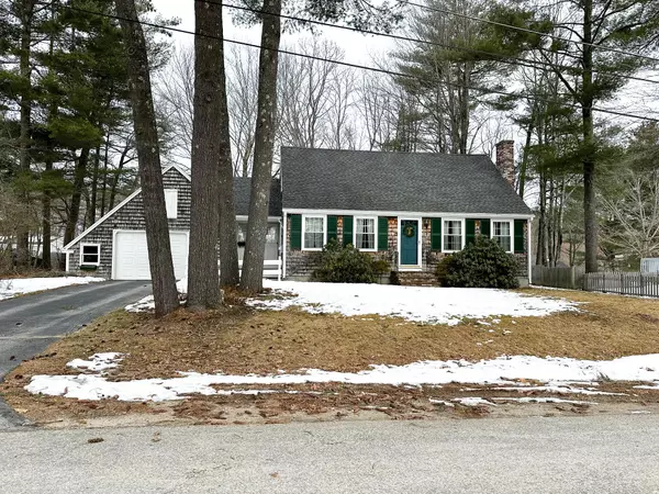 12 Arcadia DR, Windham, ME 04062